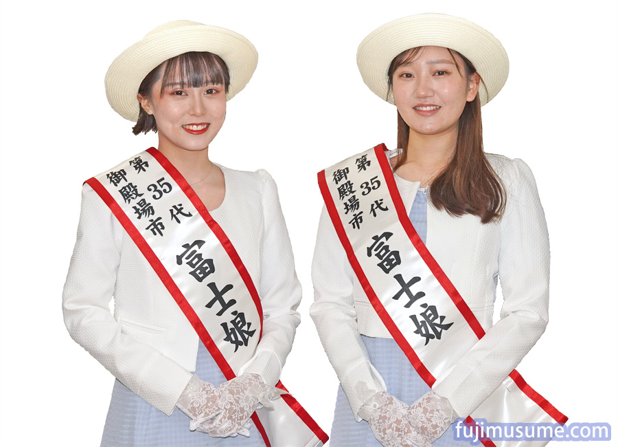 夏制服を着た第35代富士娘